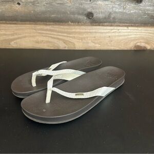 Reef‎ Cushion Court White Black Sassy Women's Flip Flop Sandals Size 10 Thongs